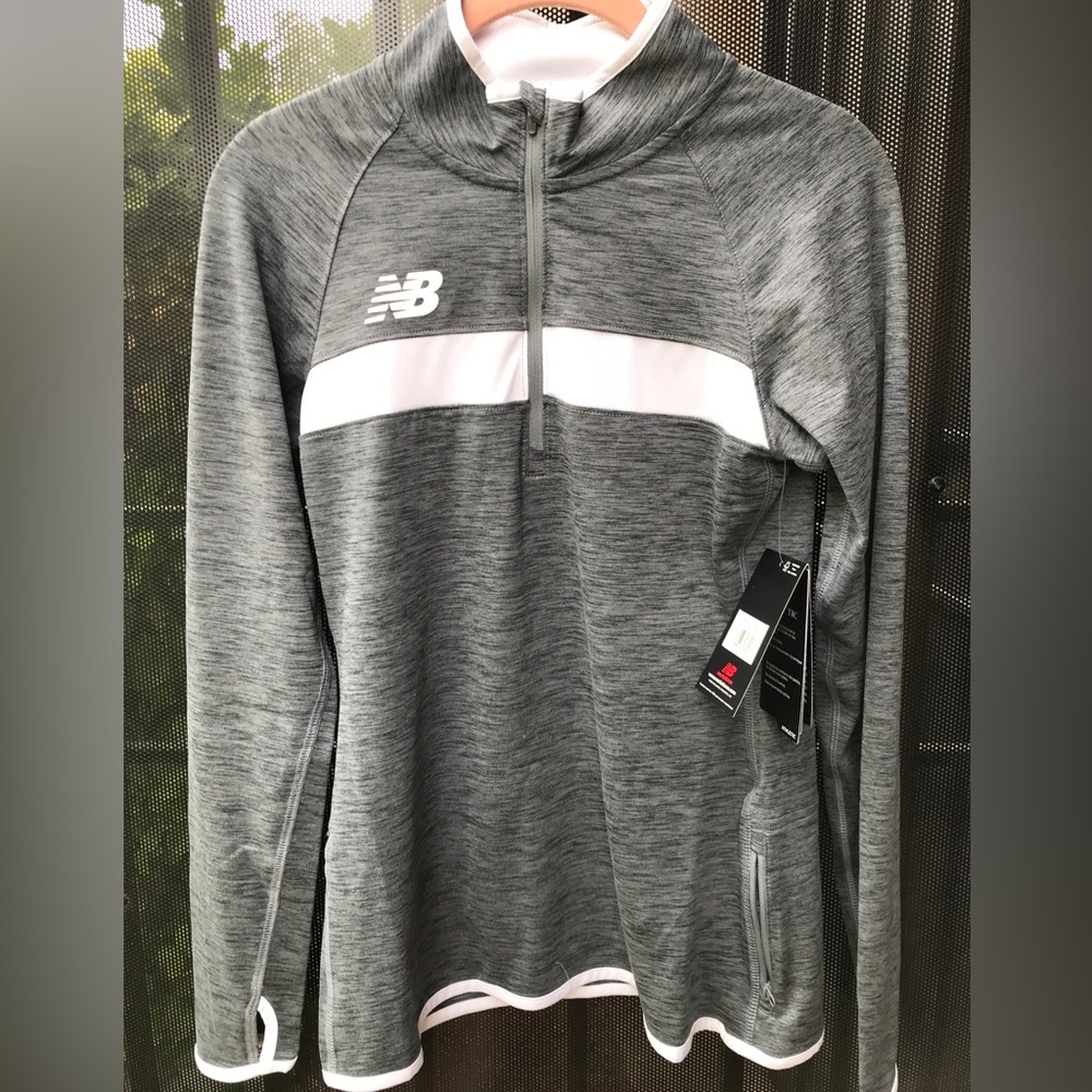 NWT New Balance Womens 1/4 zip Athletic Sh/Jacket W/Thumb Holes Sz Small Bust 32